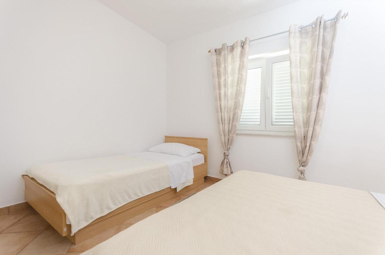 Apartments Karolina Vodice Exterior foto
